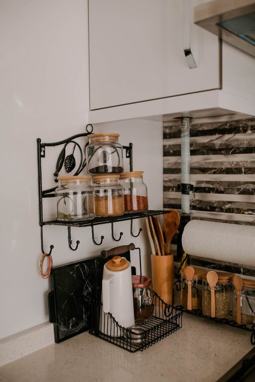 Essential Tools Every Small Kitchen Needs for Maximum Efficiency
